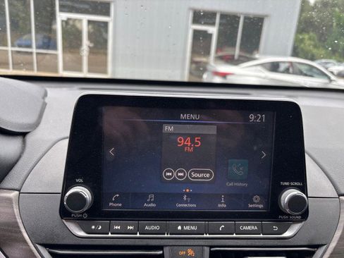 Used 2024 Nissan Altima 2.5 SV image 19