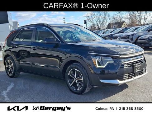 Used 2023 Kia Niro EX image 3