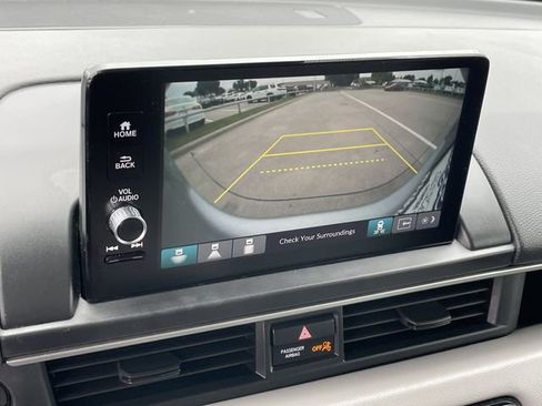 Used 2024 Honda Pilot Touring image 18