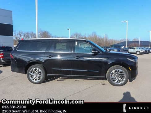 New 2025 Lincoln Navigator L Reserve image 8