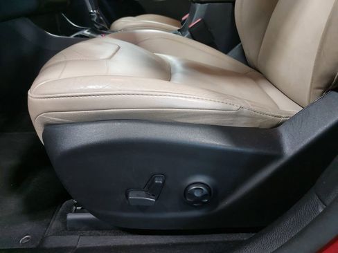 Used 2016 Jeep Cherokee Limited FWD image 29