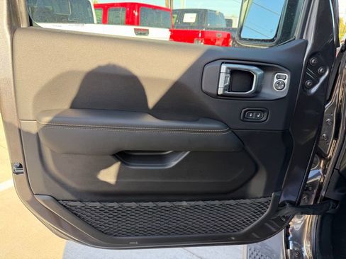 New 2026 Jeep Gladiator Sport AWD/4WD image 13