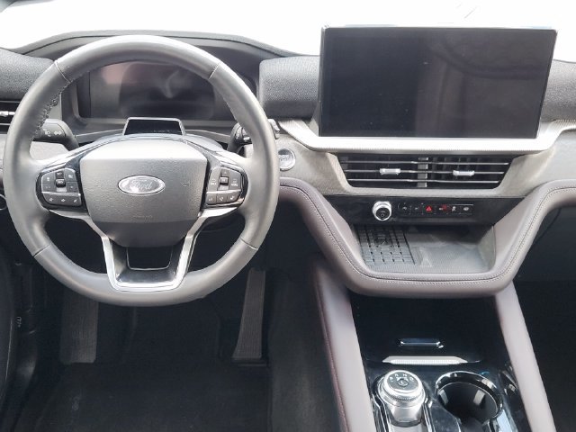 Used 2025 Ford Explorer Platinum w/ LUX Leather Package AWD/4WD image 24