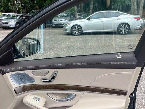 Used 2017 Mercedes-Benz S 550 4MATIC Sedan image 30