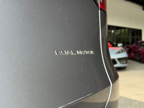 Used 2022 Tesla Model Y Long Range AWD/4WD image 9