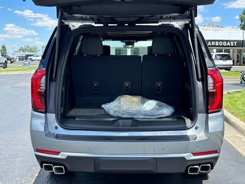 New 2026 GMC Yukon Denali w/ Denali Reserve Package AWD/4WD image 13