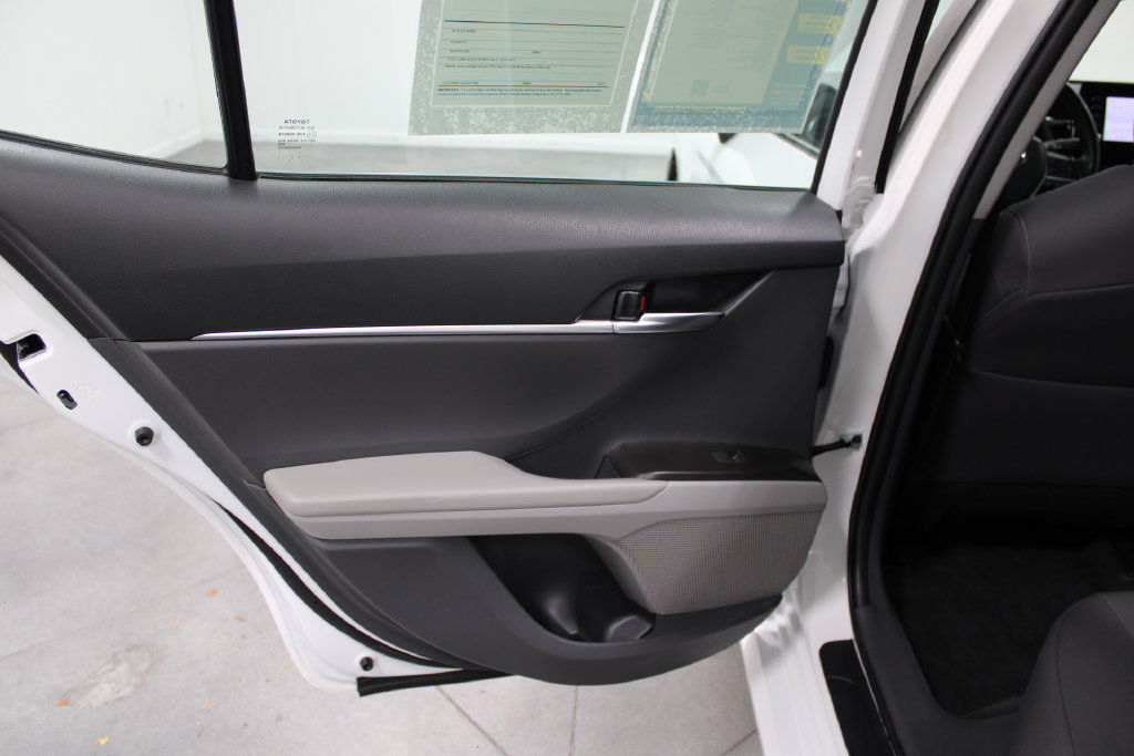 Used 2022 Toyota Camry LE FWD image 19