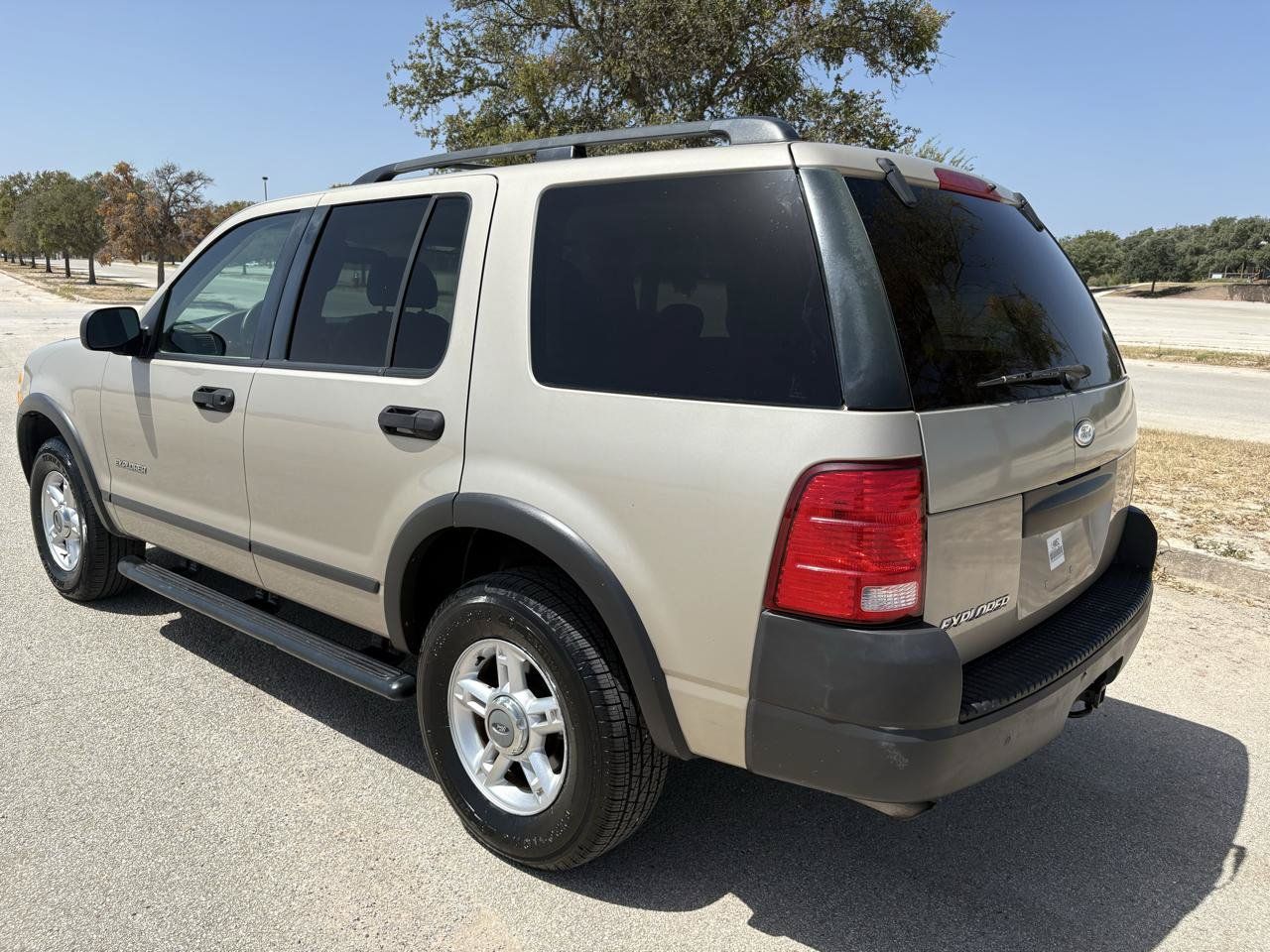 Used 2004 Ford Explorer XLS RWD image 17