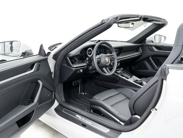 Certified 2024 Porsche 911 Carrera RWD image 7