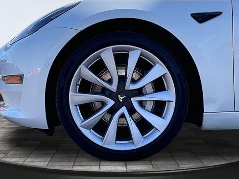 Used 2022 Tesla Model 3 Long Range image 9