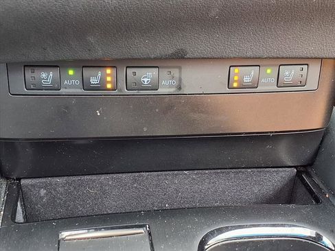 Used 2024 Lexus ES 250 w/ Premium Package image 18