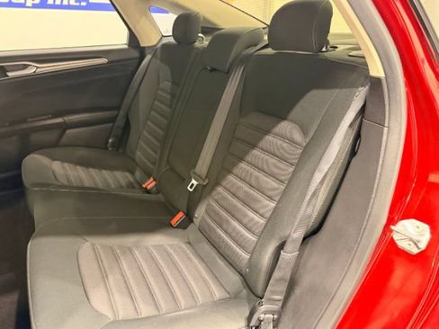 Used 2017 Ford Fusion SE w/ Fusion SE Technology Package FWD image 22