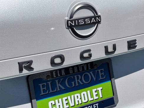 Used 2024 Nissan Rogue SV FWD image 32