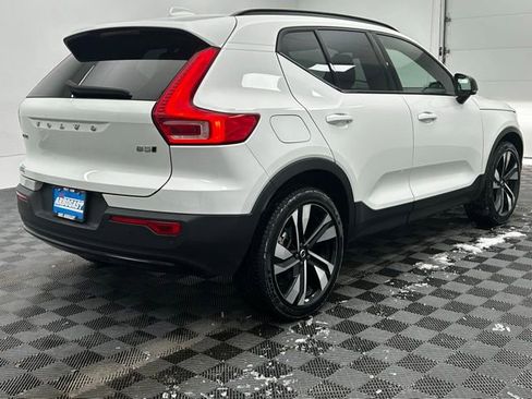 Used 2023 Volvo XC40 B5 Plus w/ Climate Package image 13