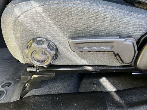 Used 2024 Jeep Gladiator Sport AWD/4WD image 20