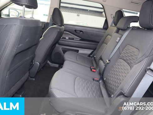 Used 2025 Nissan Pathfinder SV image 17