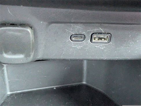 Certified 2025 Chevrolet Trax RS image 22