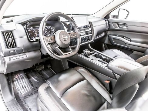 Used 2024 Nissan Pathfinder SL w/ Cargo Package FWD image 26