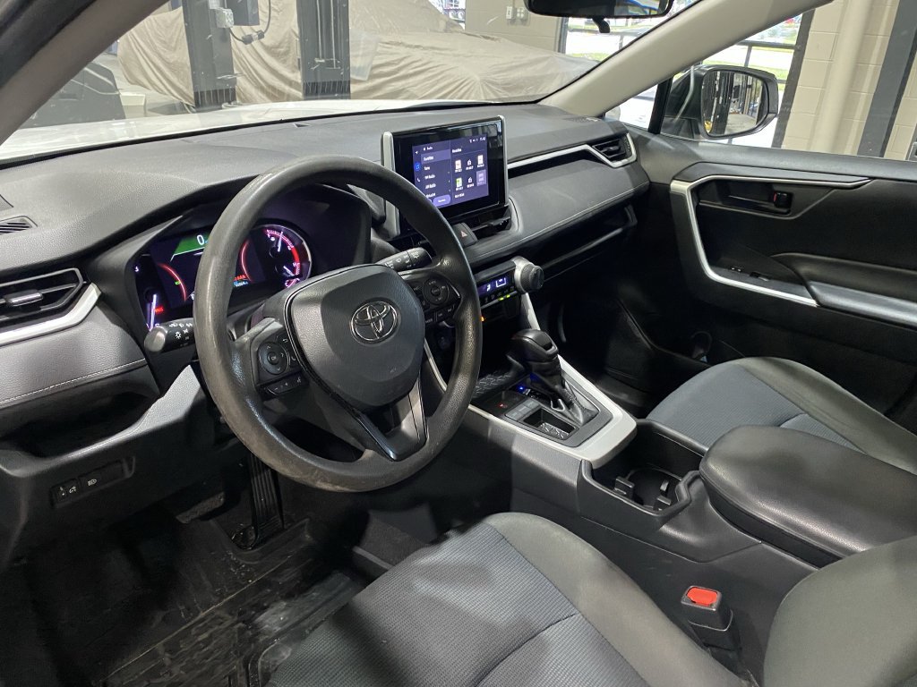 Used 2023 Toyota RAV4 LE FWD image 2