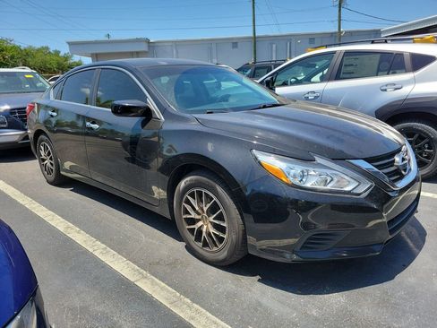 Used 2016 Nissan Altima 2.5 S w/ Power Driver Seat Package FWD image 2