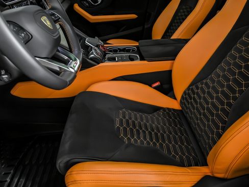 Used 2022 Lamborghini Urus image 22