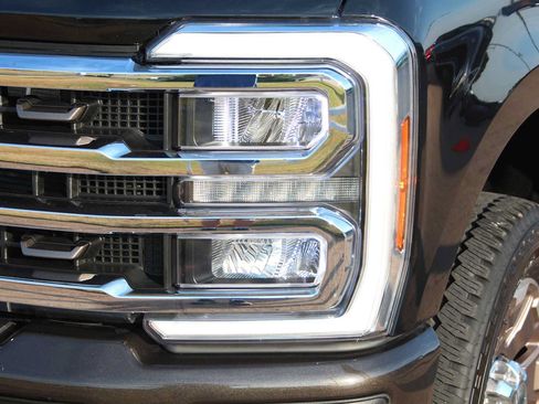 Used 2025 Ford F250 King Ranch w/ FX4 Off-Road Package AWD/4WD image 6