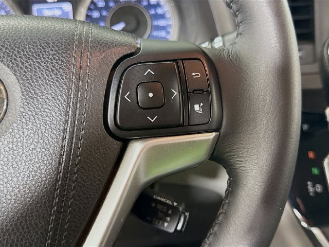 Used 2016 Toyota Sienna XLE w/ XLE Navigation Package FWD image 14