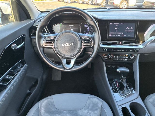 Used 2022 Kia Niro LXS w/ Digital Cluster Package FWD image 20