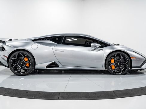 Used 2023 Lamborghini Huracan Tecnica RWD image 2