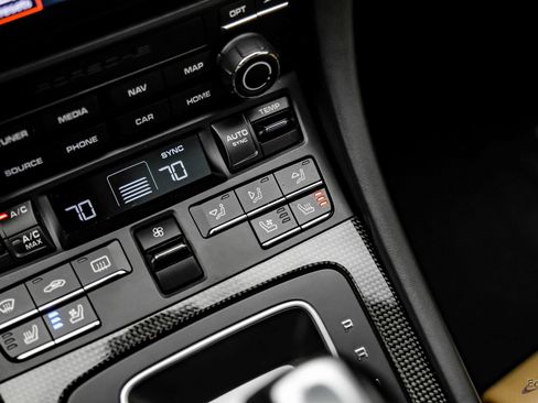 Used 2017 Porsche 911 Turbo image 61