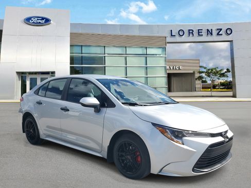 Used 2026 Toyota Corolla LE image 3