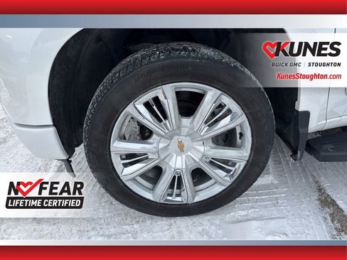 Used 2024 Chevrolet Silverado 1500 High Country w/ High Country Premium Package AWD/4WD image 16