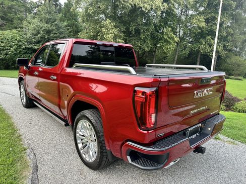 Used 2022 GMC Sierra 1500 Denali w/ Denali Reserve Package AWD/4WD image 8