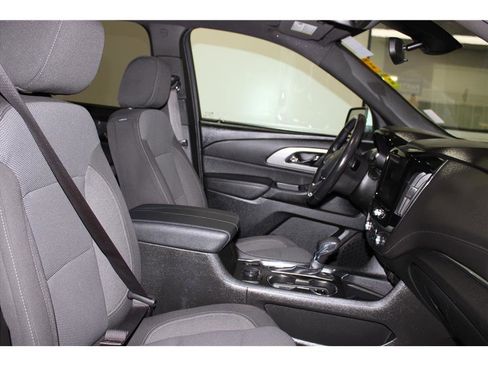 Used 2022 Chevrolet Traverse LT image 26