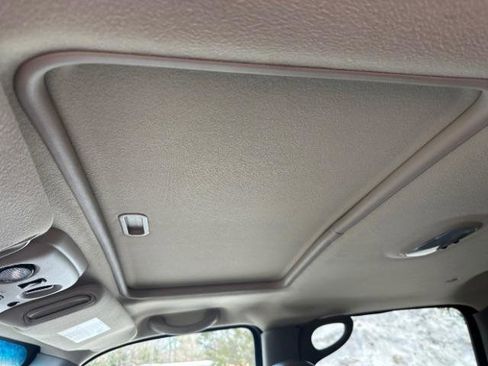 Used 2005 Chevrolet Avalanche Z71 w/ Sun And Sound Package image 26