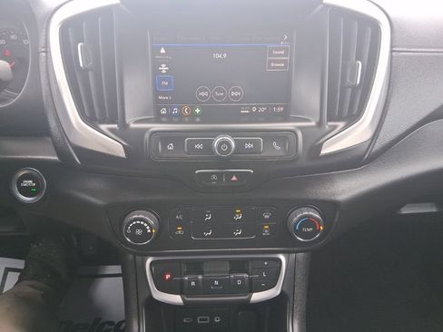 Used 2022 GMC Terrain SLE image 23