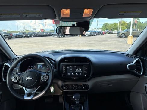 Used 2021 Kia Soul S FWD image 9