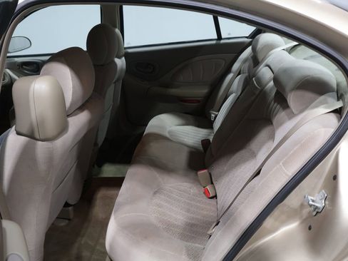 Used 2005 Pontiac Bonneville SE image 20