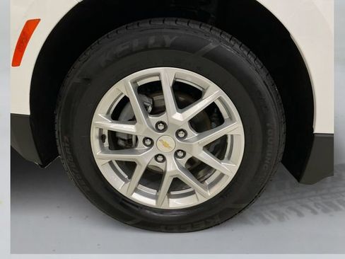 Used 2023 Chevrolet Equinox LS w/ LS Convenience Package AWD/4WD image 19