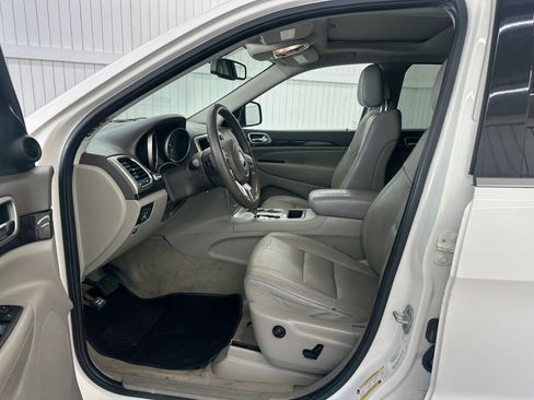 Used 2011 Jeep Grand Cherokee Laredo image 10