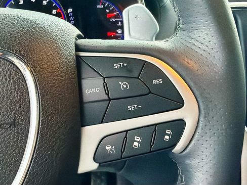 Used 2018 Jeep Grand Cherokee SRT w/ Trailer Tow Group IV AWD/4WD image 39