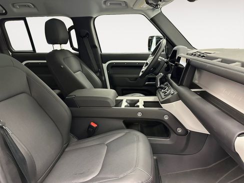 Used 2025 Land Rover Defender 110 S image 15