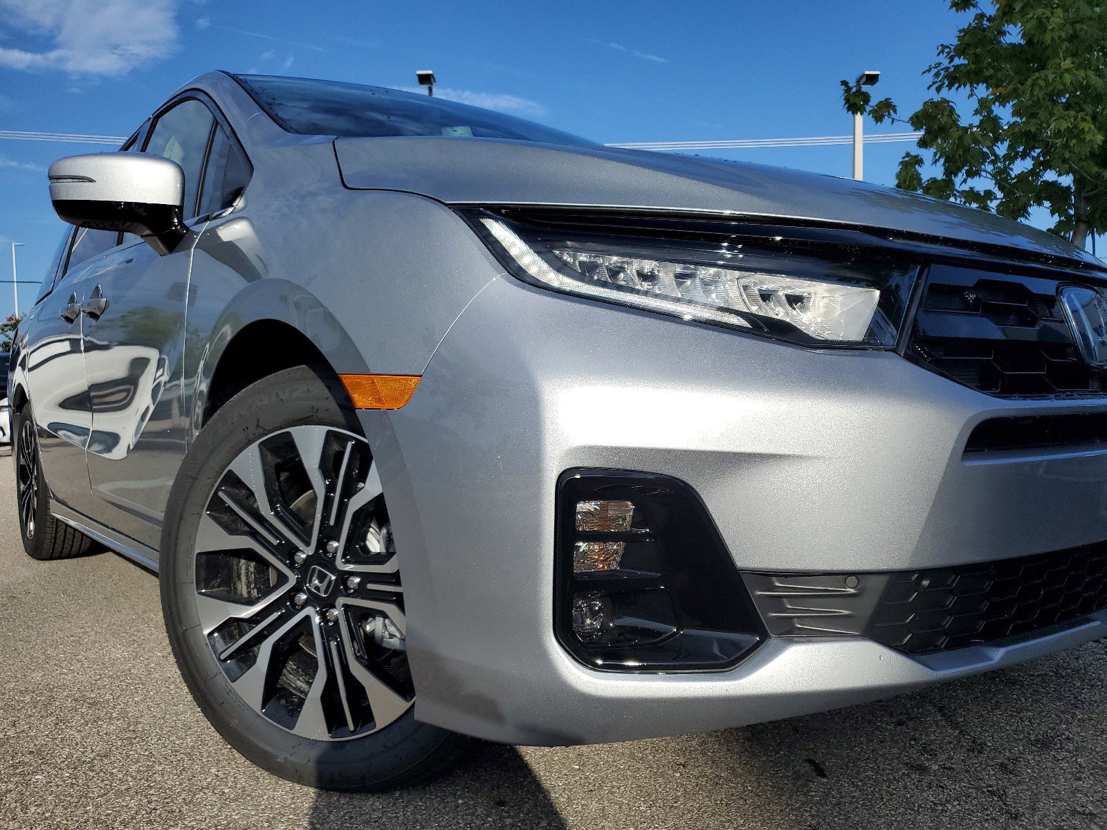 New 2026 Honda Odyssey Elite image 2