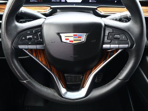 Used 2023 Cadillac Escalade Luxury w/ LPO, Illumination Package RWD image 13