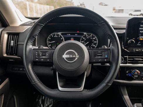 Used 2022 Nissan Pathfinder Platinum w/ Cargo Package image 24