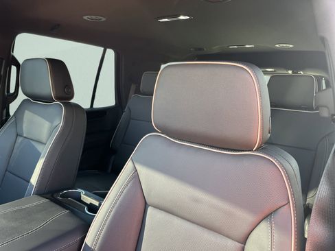 New 2026 GMC Yukon Elevation w/ LPO, Get Active Package image 19