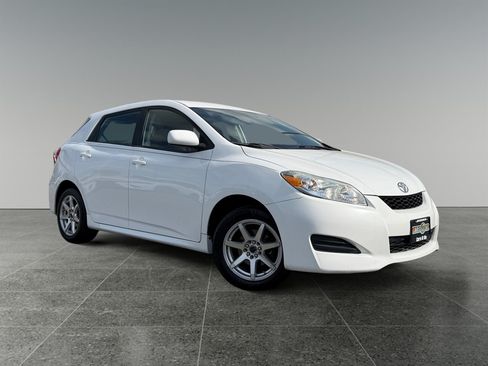 Used 2012 Toyota Matrix L FWD image 8