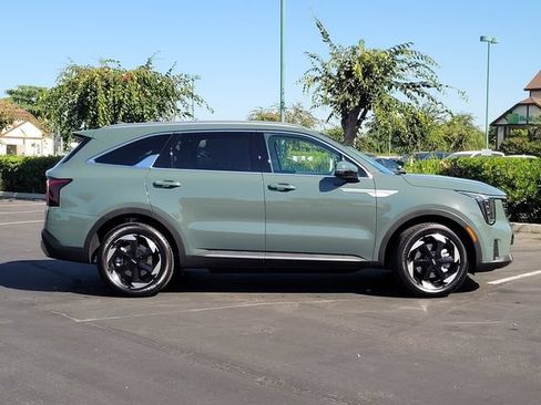 New 2026 Kia Sorento EX FWD image 3