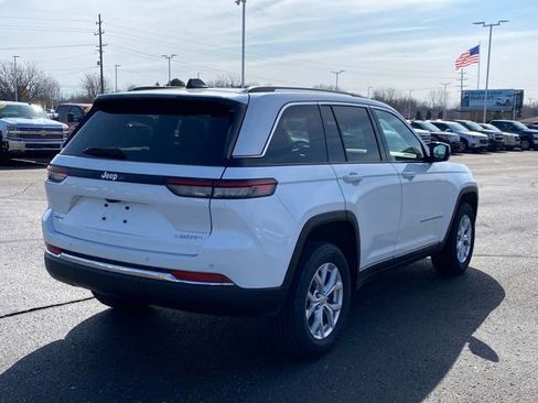 Used 2023 Jeep Grand Cherokee Limited image 3
