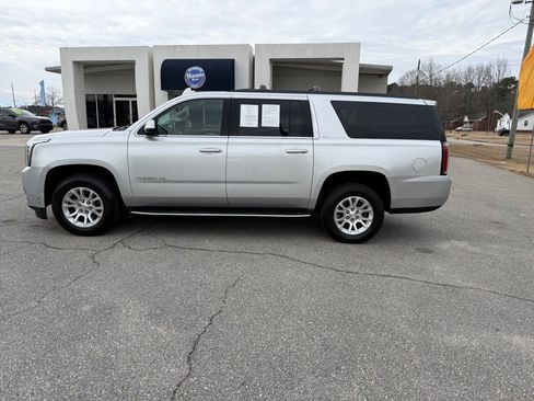 Used 2019 GMC Yukon XL SLT w/ Open Road Package image 2